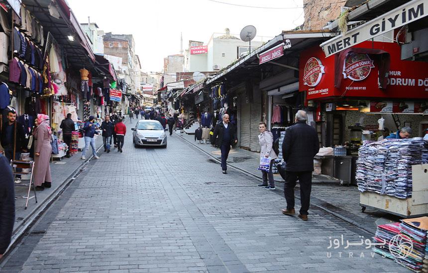 بازار محمودپاشا از مراکز خرید عمده در استانبول